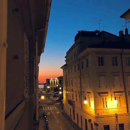 Apartment Triestevillas Cadorna - Old Town *